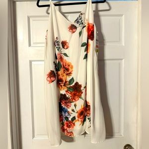 White Flower Dress Lilly Morgan
Size XL
Brand New, tags still on